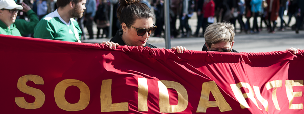 Demonstrationståg - Solidaritet och socialism - första maj i Umeå 2016